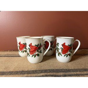 SET OF FOUR 4 LEFTON CHRISTMAS CARDINAL HOLLY CUPS MUGS 1062 HOLIDAY BIRDS